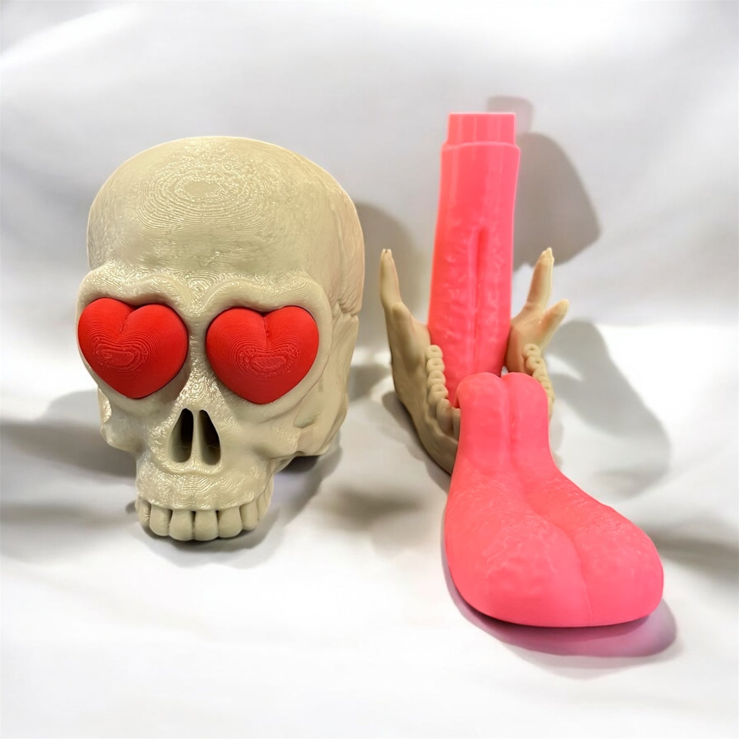 Romantic 3D Printed Skull in Love Figurine, Jaw Drop, Desk figurine, Unique Valentine's Day Gift Idea for Her